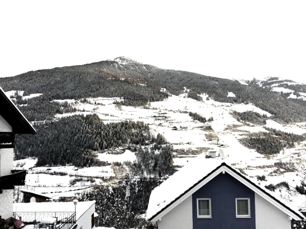 Modern Apartment In Hochgallmigg With Balcony Exterior photo